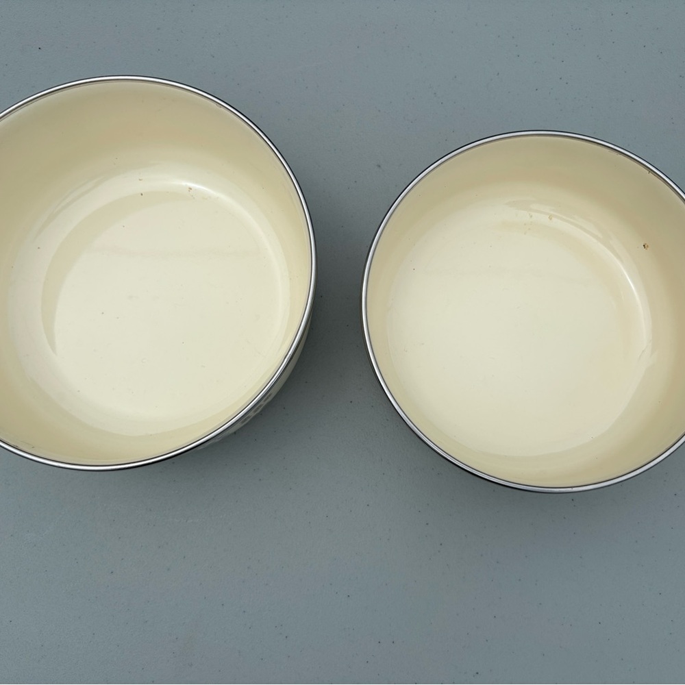 Vintage Cream Enamel Bowl with Pastoral Scene - Picture 2 of 3